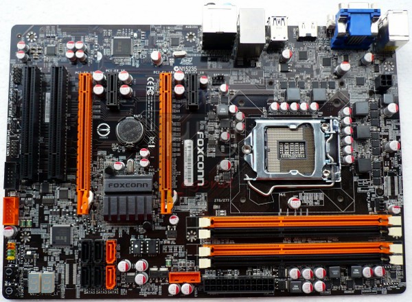 029-foxconn-z77a-s-foto-scheda-fronte