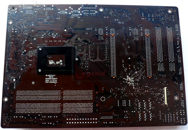 030-foxconn-z77a-s-foto-scheda-retro