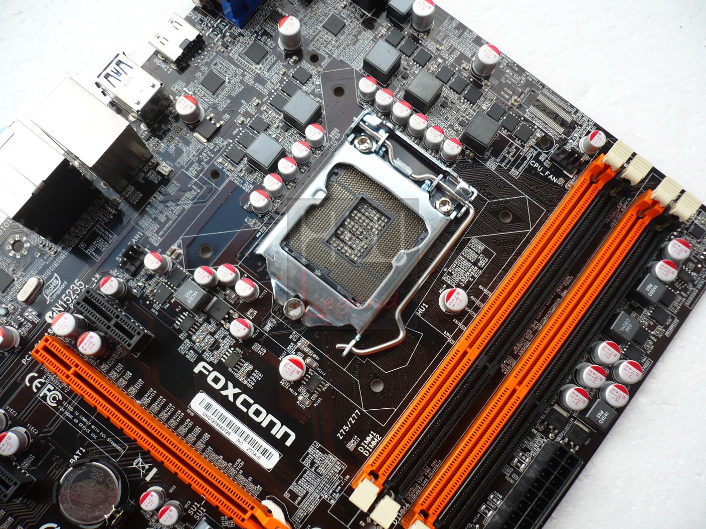 032-foxconn-z77a-s-foto-scheda-zona-socket-large
