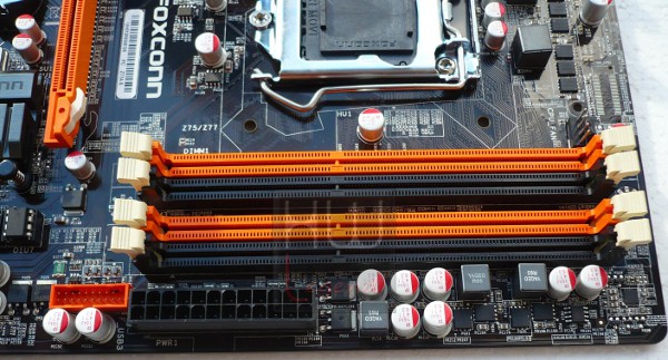 037-foxconn-z77a-s-foto-scheda-slot-ddr3