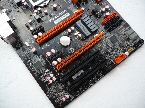038-foxconn-z77a-s-foto-scheda-slot-espansione