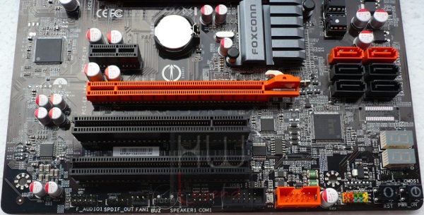 041-foxconn-z77a-s-foto-connessioni-onboard