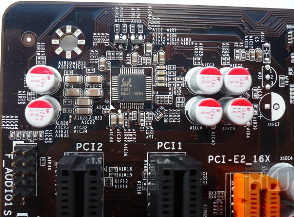 043-foxconn-z77a-s-foto-chip-audio
