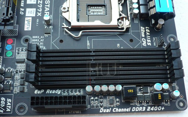 047-biostar-hifi-z77x-foto-slot-ddr3