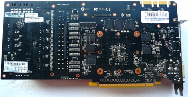 066-evga-geforce-gtx680-classified-foto-scheda-smontata-retro