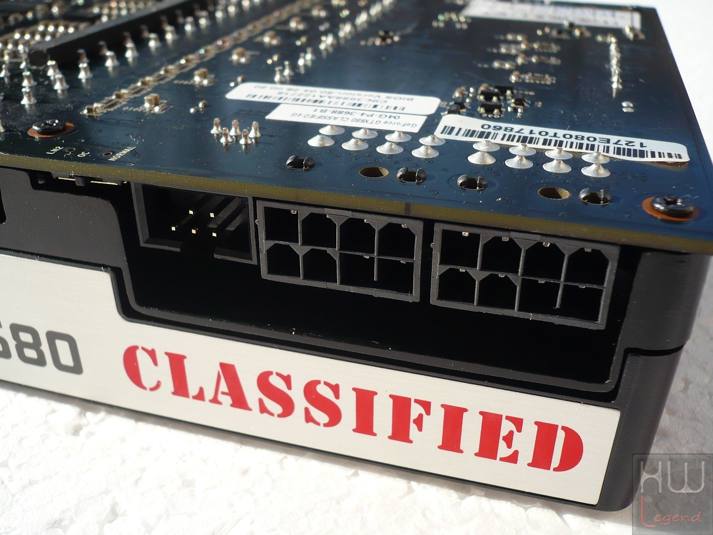 071-evga-geforce-gtx680-classified-foto-scheda-connettori-alimentazione