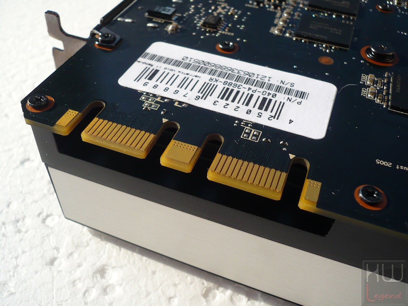 075-evga-geforce-gtx680-classified-foto-scheda-conn-sli
