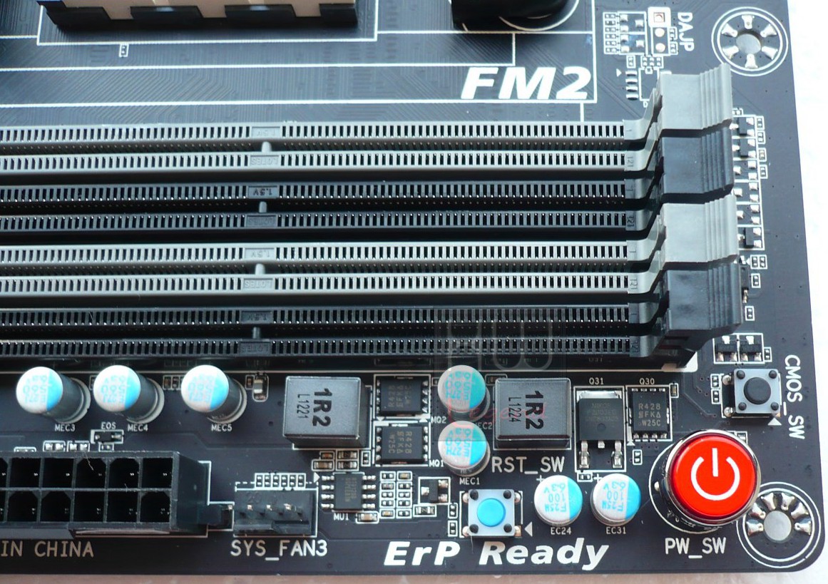 039-giga-f2a85x-up4-foto-scheda-pulsanti-on-board