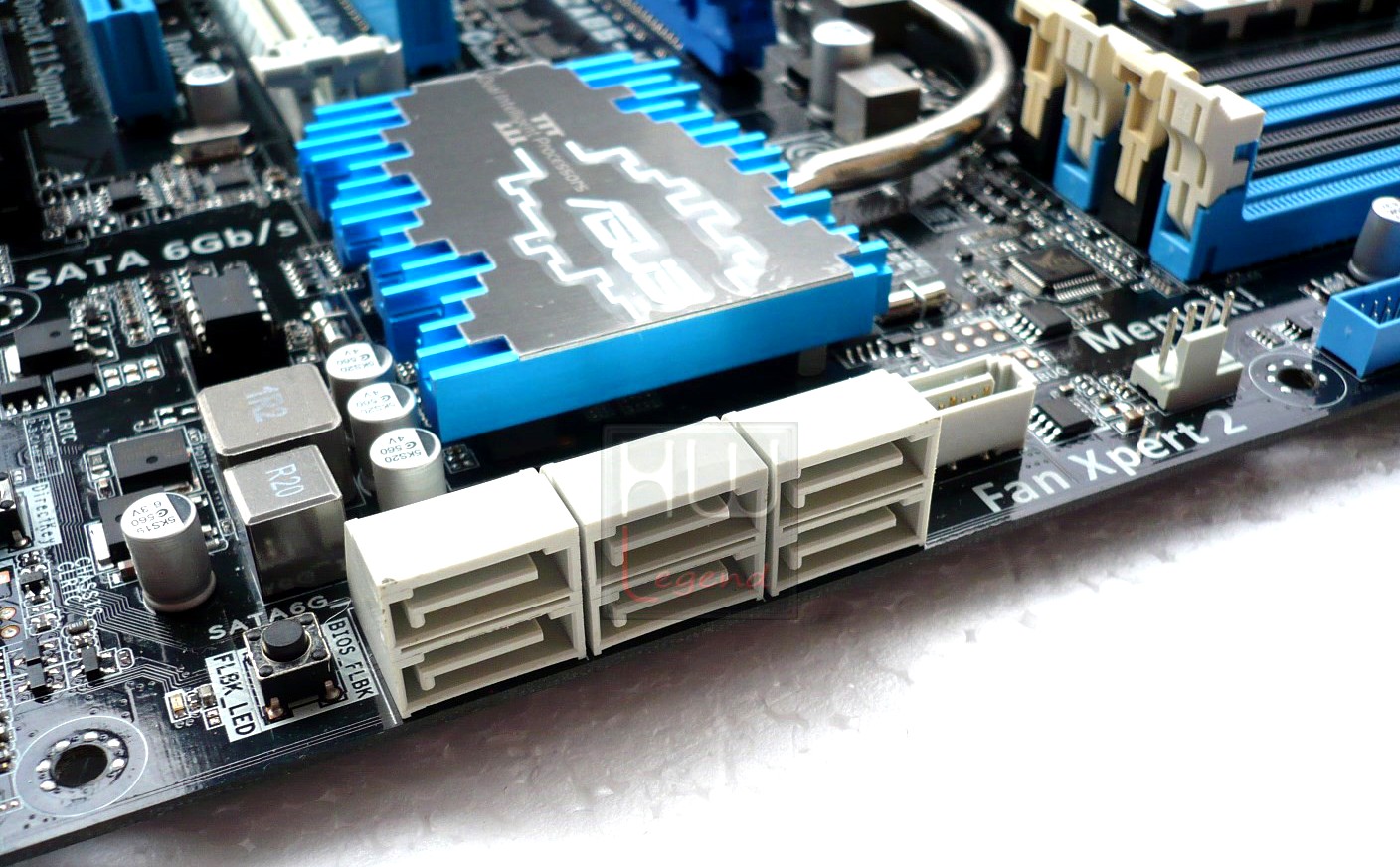 060-asus-f2a85-v-pro-scheda-porte-sata-1