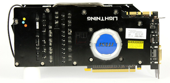 msi_gtx680_lightning_scheda_retro_a
