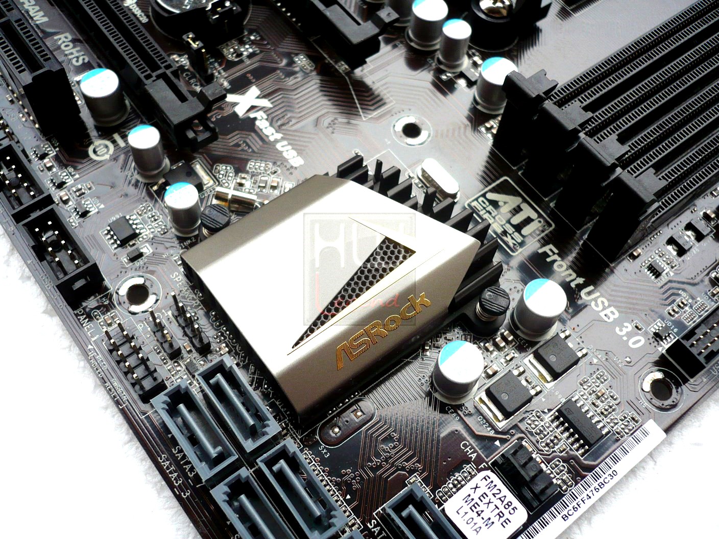 053-asrock-fm2a85x-extreme4m-foto-dissy-fch