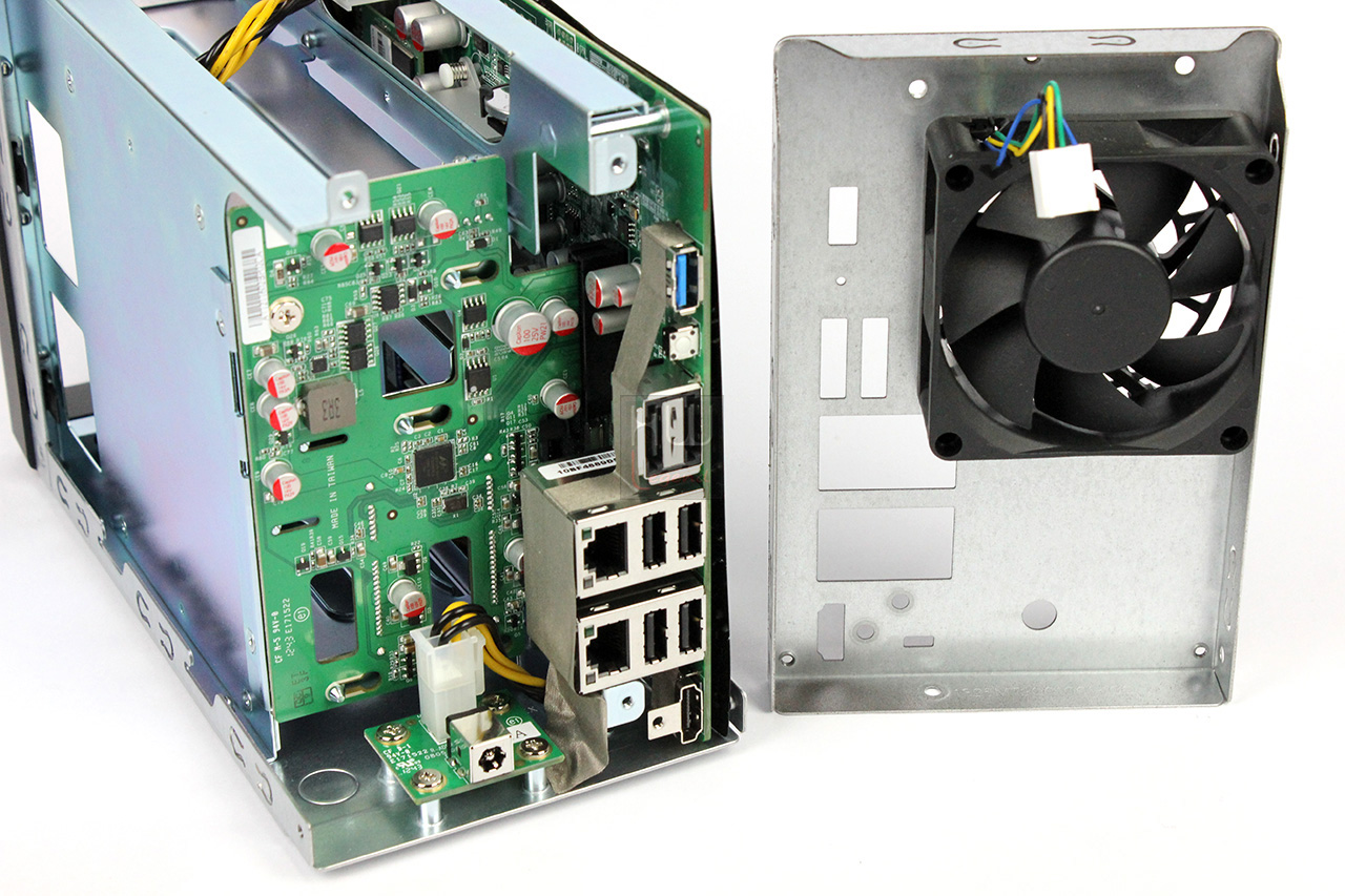 asustor_as-602t_nas_aperto3
