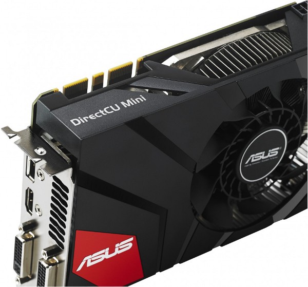 Asus_GeForce_GTX_670_DirectCU_Mini_-_2