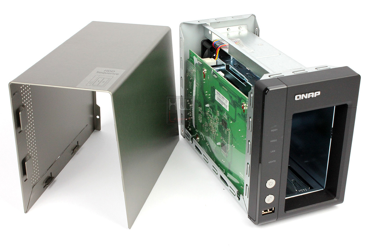 qnap_ts_221_nas_aperto1