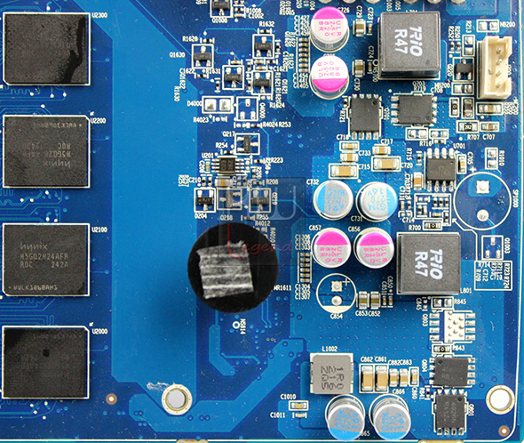 sapphire_hd7870_xt_pcb_fasi_memorie