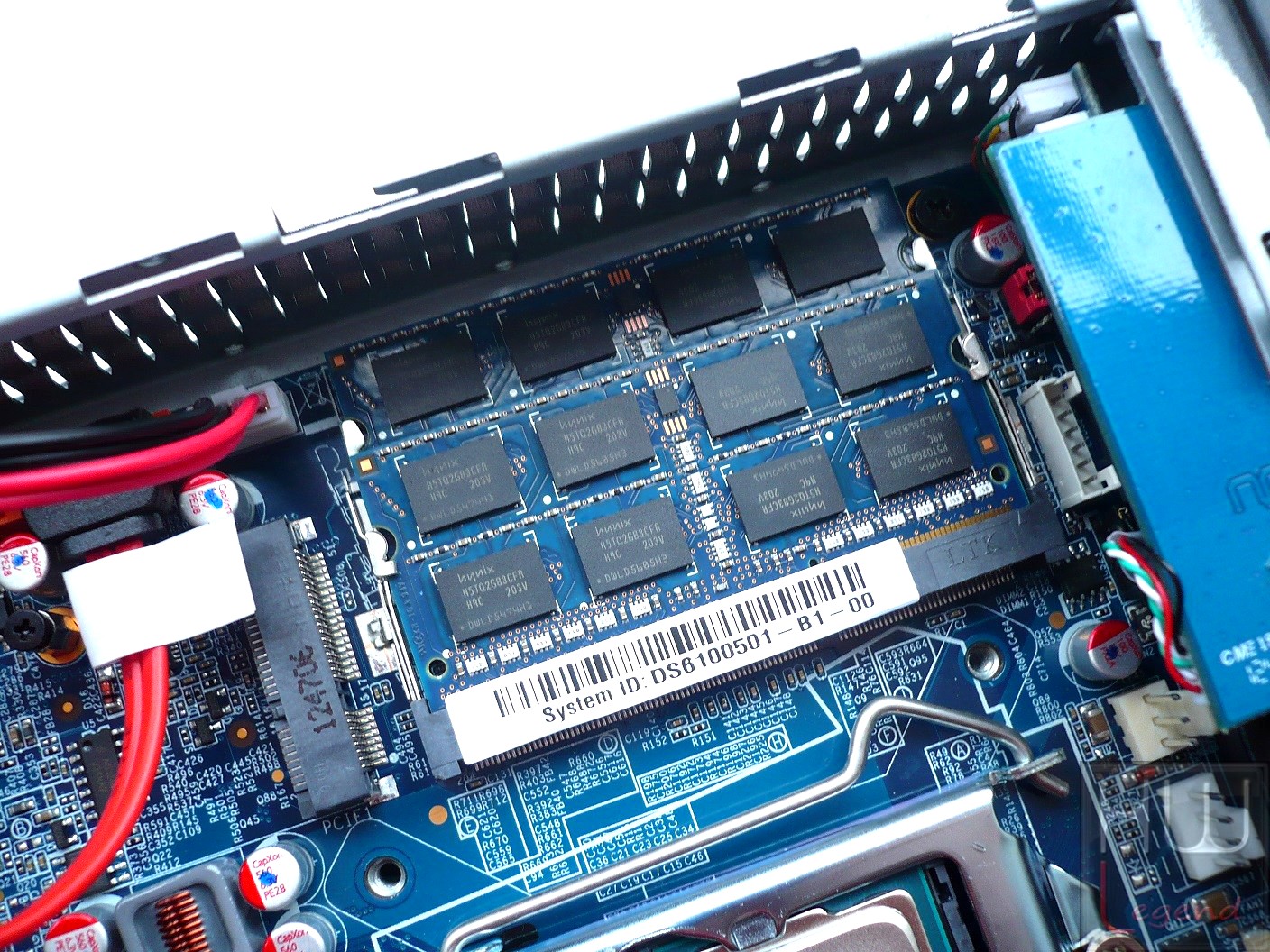 058-shuttle-ds61-minipc-installazione-componenti-1