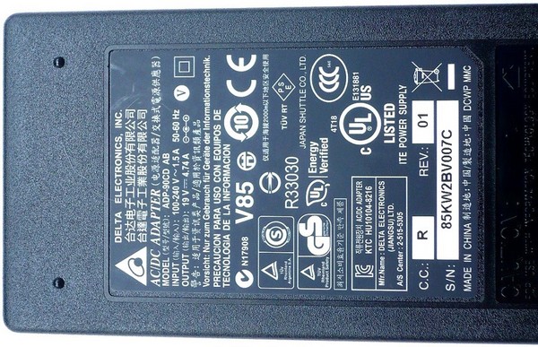 032-shuttle-ds61-minipc-alimentatore-esterno-2