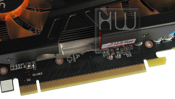 057b-zotac-gtx650-ti-boost-foto-scheda-pettine-pcie