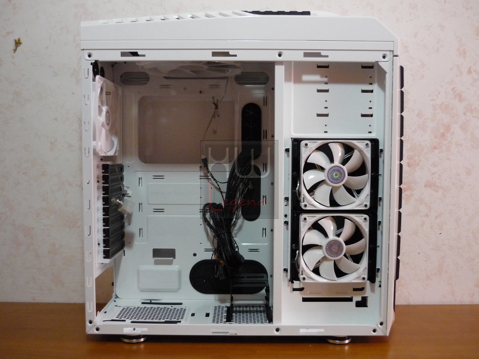 031-cm-storm-stryker-foto-interno-1