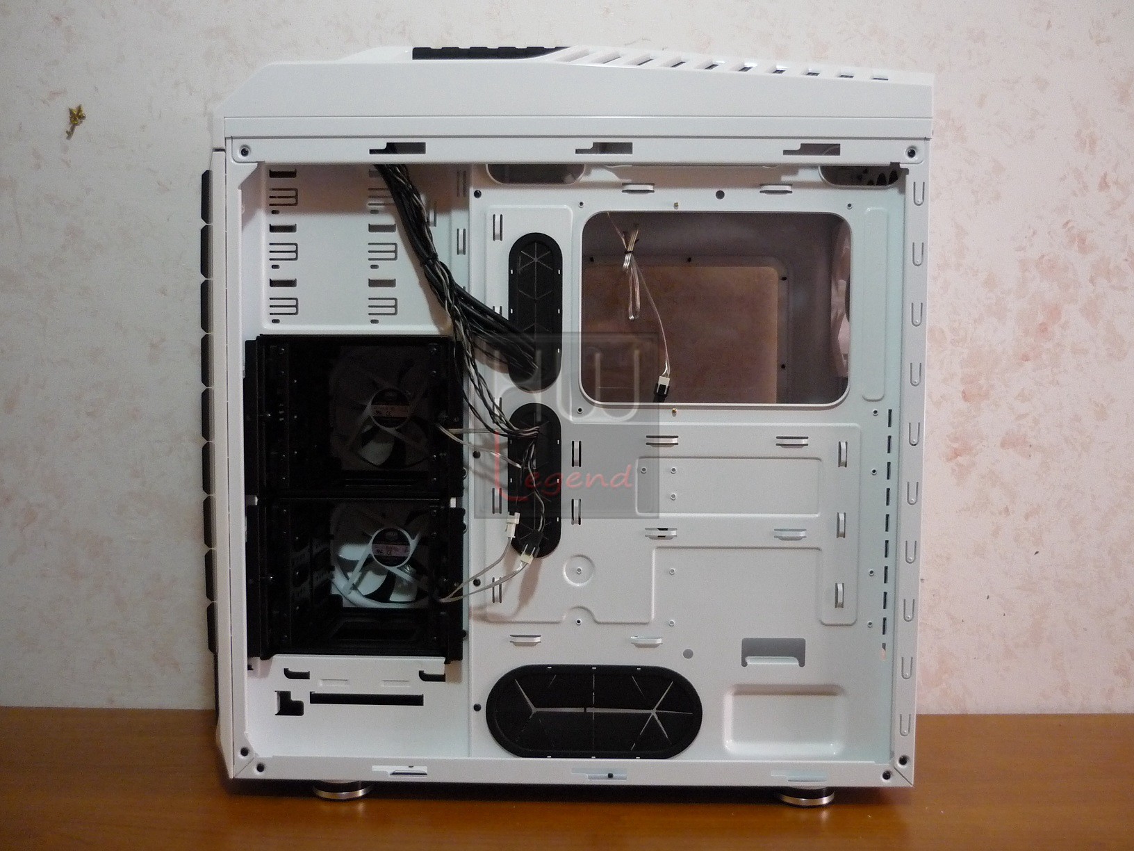 032-cm-storm-stryker-foto-interno-2