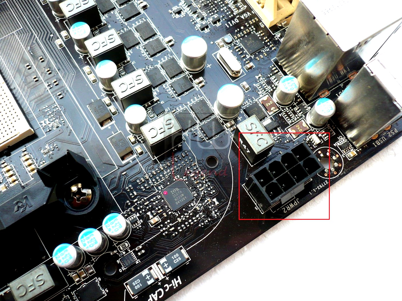 045-msi-fm2-a85xa-g65-foto-scheda-circuiteria-alimentazione-connettore-8pin