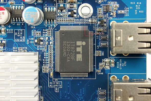 synology_ds1513_nas_pcb_hwmonitor