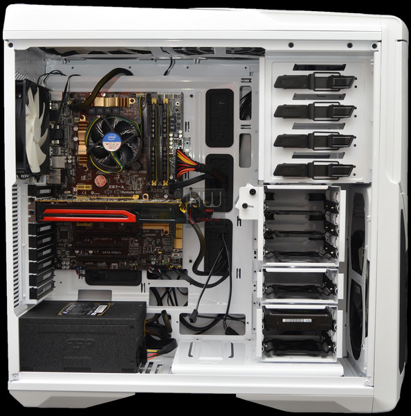 NZXT_Phantom_630_-_70a