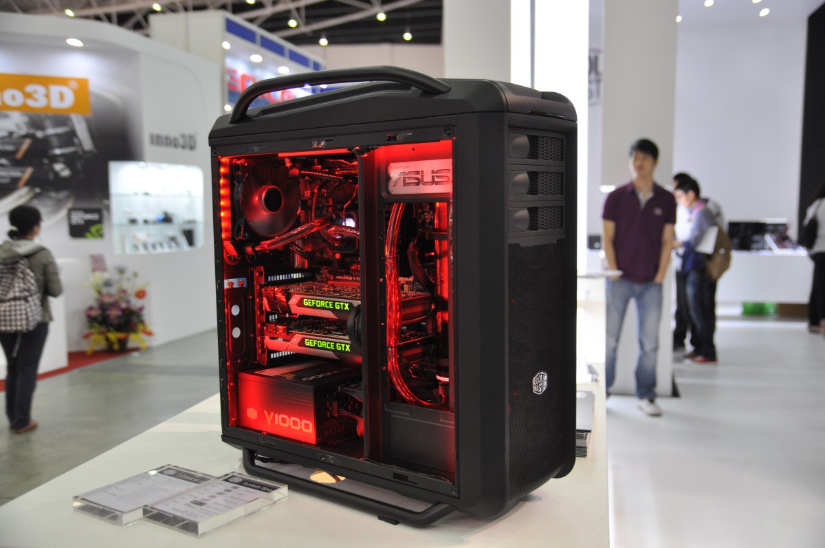 Cooler_master_cosmos_se