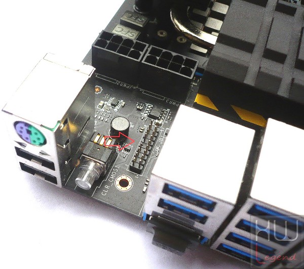 076a-msi-z87-xpower-foto-connettore-modulo-wifi-bt