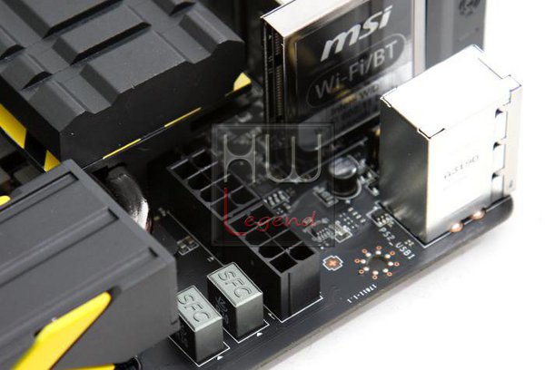 076b-msi-z87-xpower-foto-connettore-modulo-wifi-bt