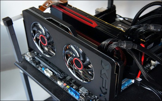 AMD_r9-280X_e_HD7970_CFX_-_2