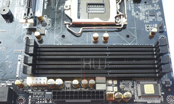 043-ecs-gank-machine-z87h3-a2x-extreme-foto-slot-ddr3