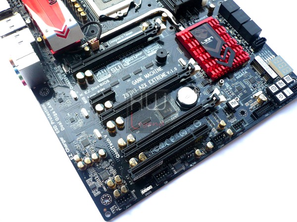 045-ecs-gank-machine-z87h3-a2x-extreme-foto-slot-espansione