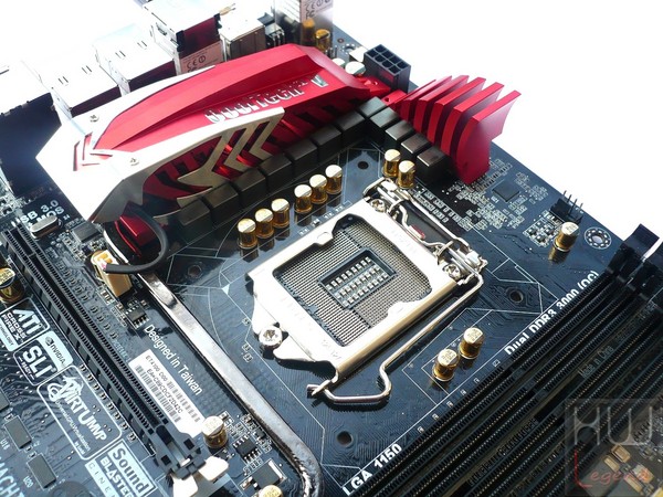 035-ecs-gank-machine-z87h3-a2x-extreme-foto-scheda-zona-socket