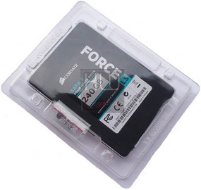 013-corsair-force-ls-ssd-240gb-foto-confezione-aperta-contenuto