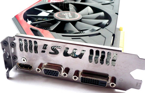034-msi-gtx750ti-gaming-foto-scheda-uscite-video