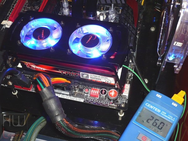 062-gskill-trident-x-2400-8gb-cl9-foto-temp-2400-fan