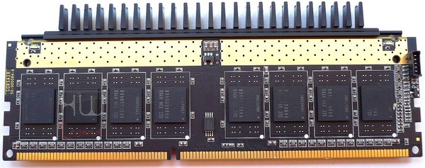 039-comparativa-ddr3-2400-8gb-corsair-foto-moduli-smontati