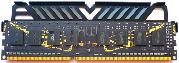 061-comparativa-ddr3-2400-8gb-geil-foto-modulo-smontato