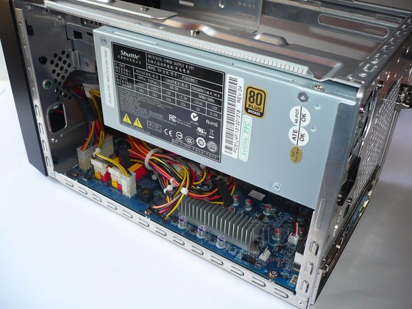 065-shuttle-sh87r6-foto-minipc-alimentatore