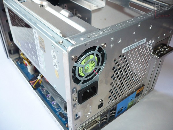067-shuttle-sh87r6-foto-minipc-alimentatore-ventola