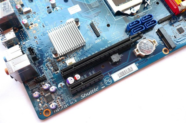 077a-shuttle-sh87r6-foto-minipc-scheda-madre-slot-pcie