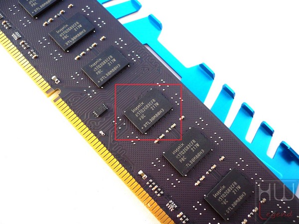 080-comparativa-ddr3-2400-8gb-gskill-foto-moduli-smontati-chip