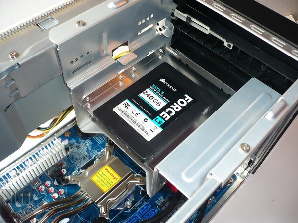 092-shuttle-sh87r6-foto-minipc-installazione-componenti-ssd