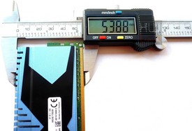 119-comparativa-ddr3-2400-8gb-kingston-foto-moduli-misure