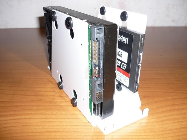 Supporto_Alloggiamento_Hard_Disk_2