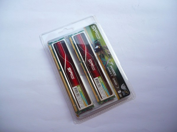 005-silicon-power-2400-8gb-foto-confezione-fronte-1