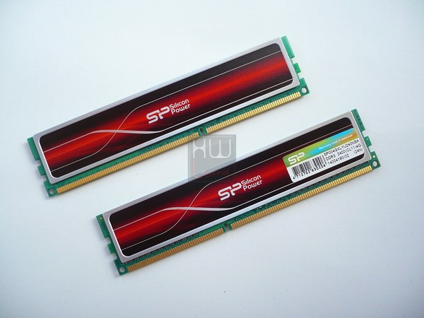 015-silicon-power-2400-8gb-foto-moduli-varie
