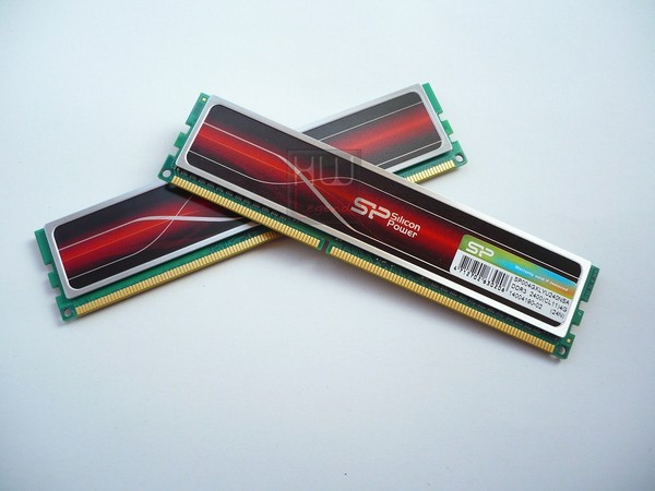 016-silicon-power-2400-8gb-foto-moduli-varie