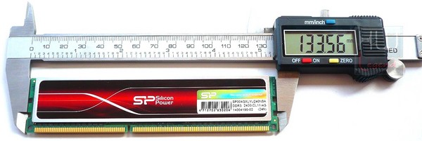 017a-silicon-power-2400-8gb-foto-moduli-misure